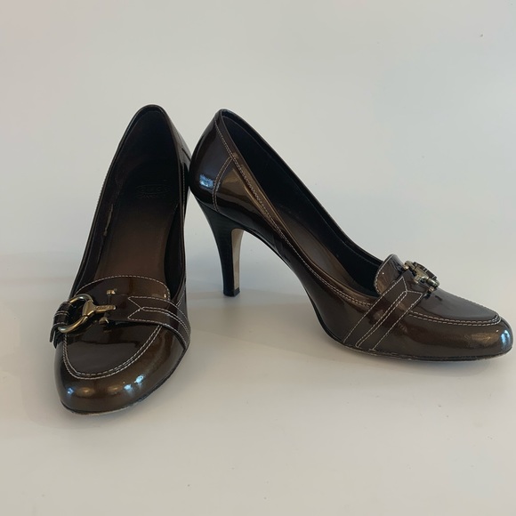 Joan & David Circa Brown Patent Leather Pumps - Picture 4 of 6